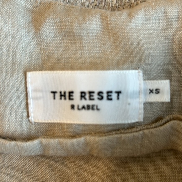 The Reset 100% linen square neck tank - Picture 4 of 5